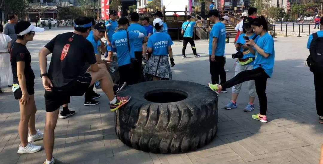 龙胜管开封运营中心赞助2019年第三届中国大梁人鱼跑者争霸赛