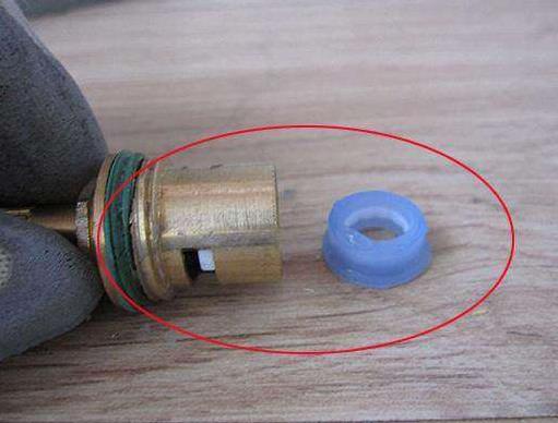 水龙头滴水怎么处理？看步骤图跟着老师傅一步步操作一下吧！