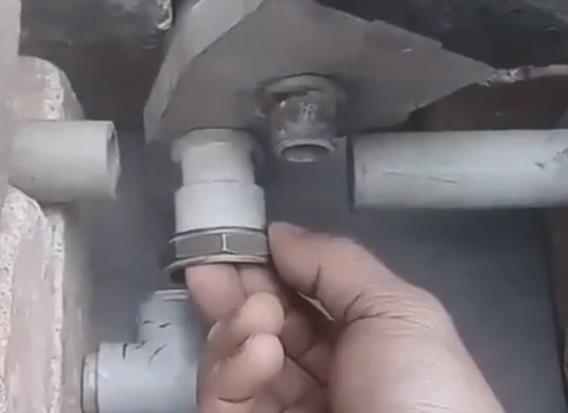 ppr三通怎么换视频分享，老师傅竟用一个管件就解决了！