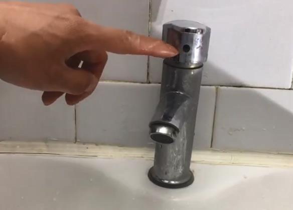 卫生间台盆水龙头拆卸图解，6张步骤大图带你全程拆卸！