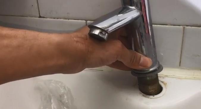 卫生间台盆水龙头拆卸图解，6张步骤大图带你全程拆卸！