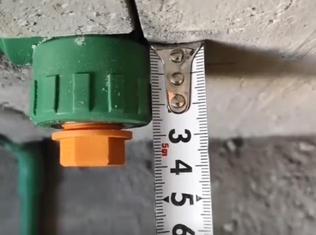 预埋水管接头露出瓷砖多高？老师傅一个方法就全解决了！