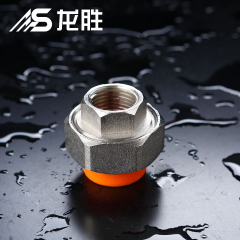 皮尔特水管多少钱一根？这2个价格差距也忒大了吧？