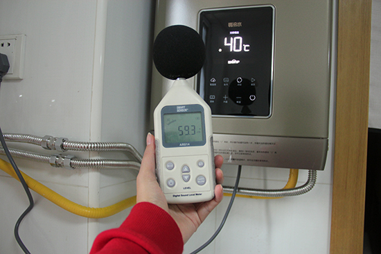 一个万家乐零冷水讲解视频，外加一篇千字评测问，足够了！