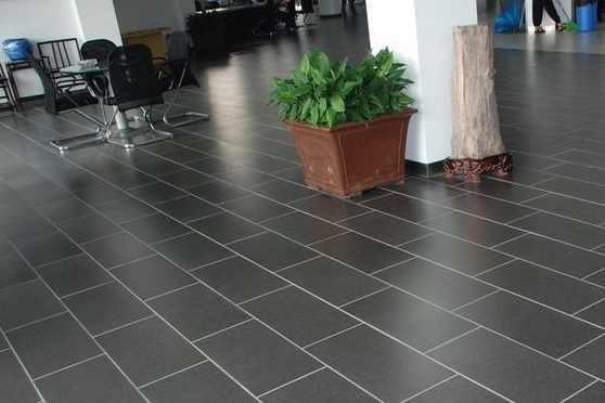 地暖上面铺什么好？是选择地板呢？还是瓷砖呢？