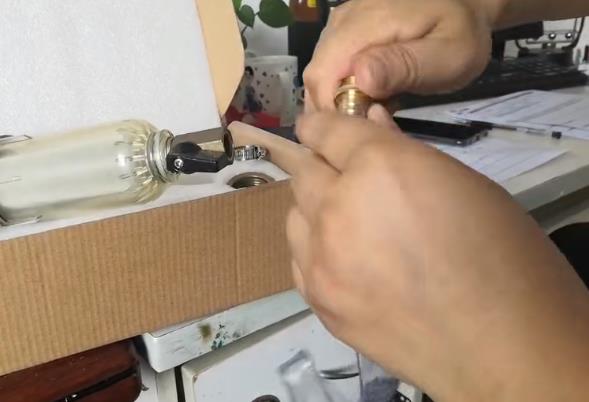 前置过滤器的排污口软管安装教学，很难？3张图立马学会！