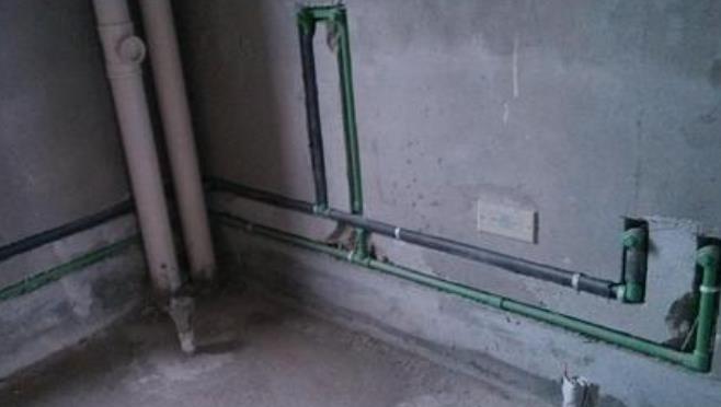 日丰水管为什么一长一短？购买冷热水管的时候有哪些注意事项？