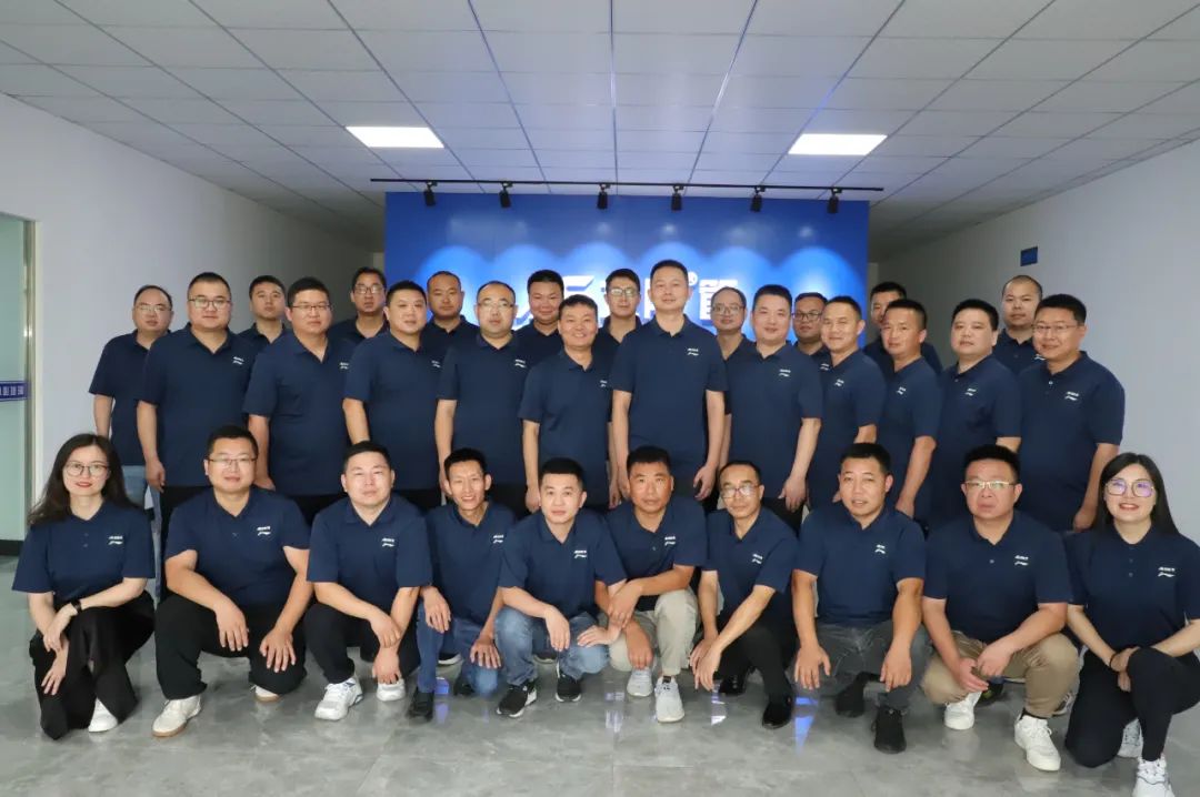 聚焦市场，渠道赋能 |《2023年龙胜管半年度总结会议》圆满举办！