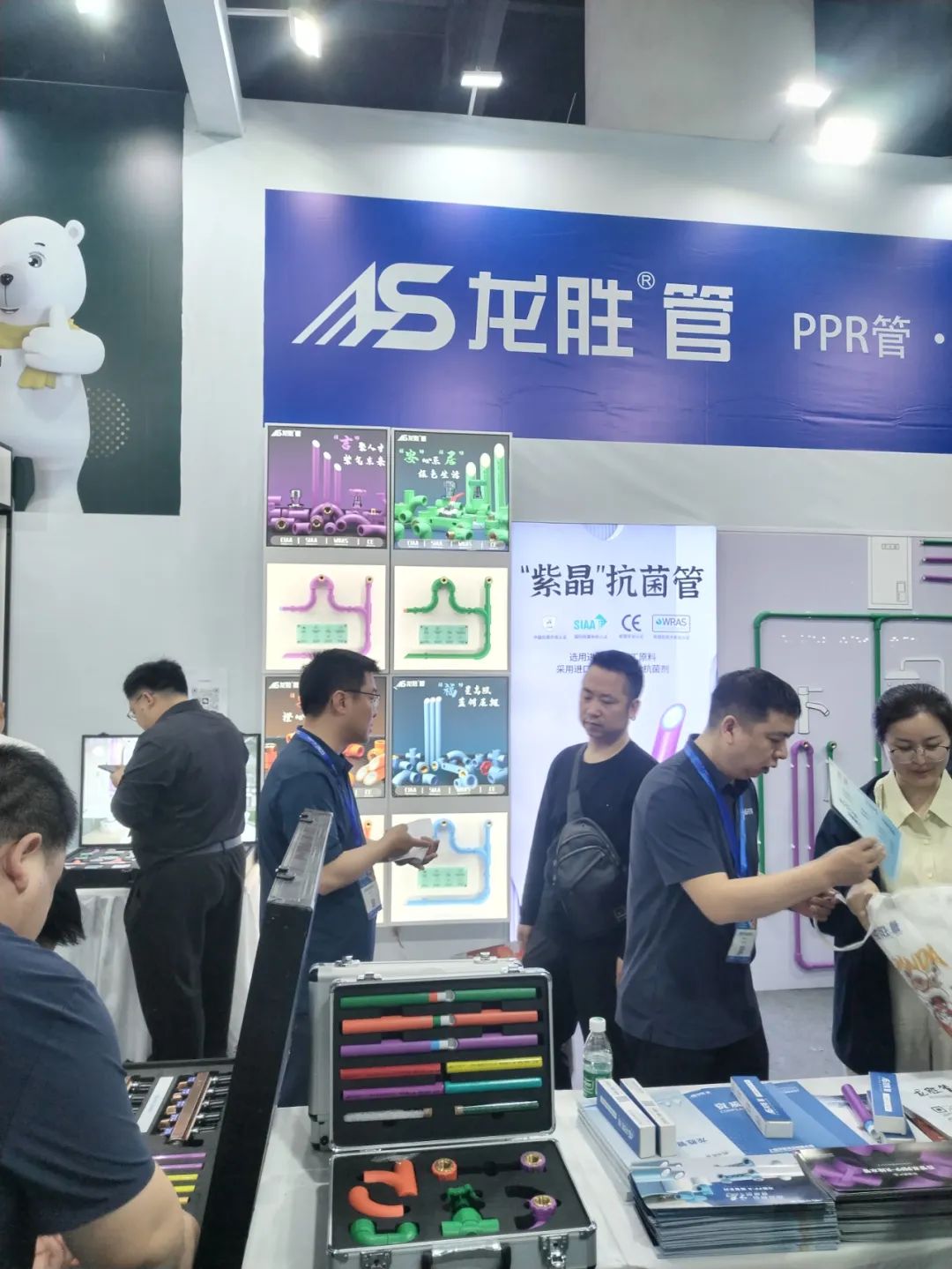 龙胜管2025成都建博会：用科技重塑健康，以艺术定义未来